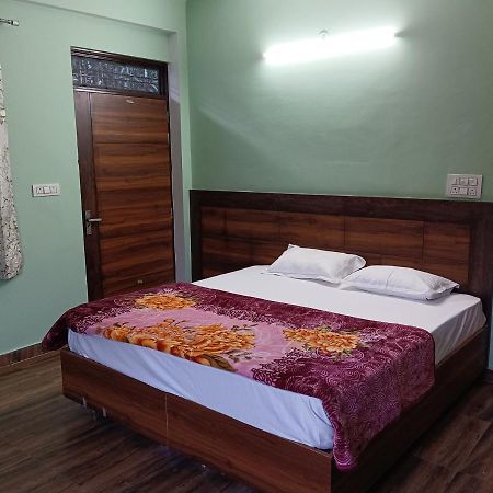 Crescent Moon Homestay Rishīkesh 外观 照片