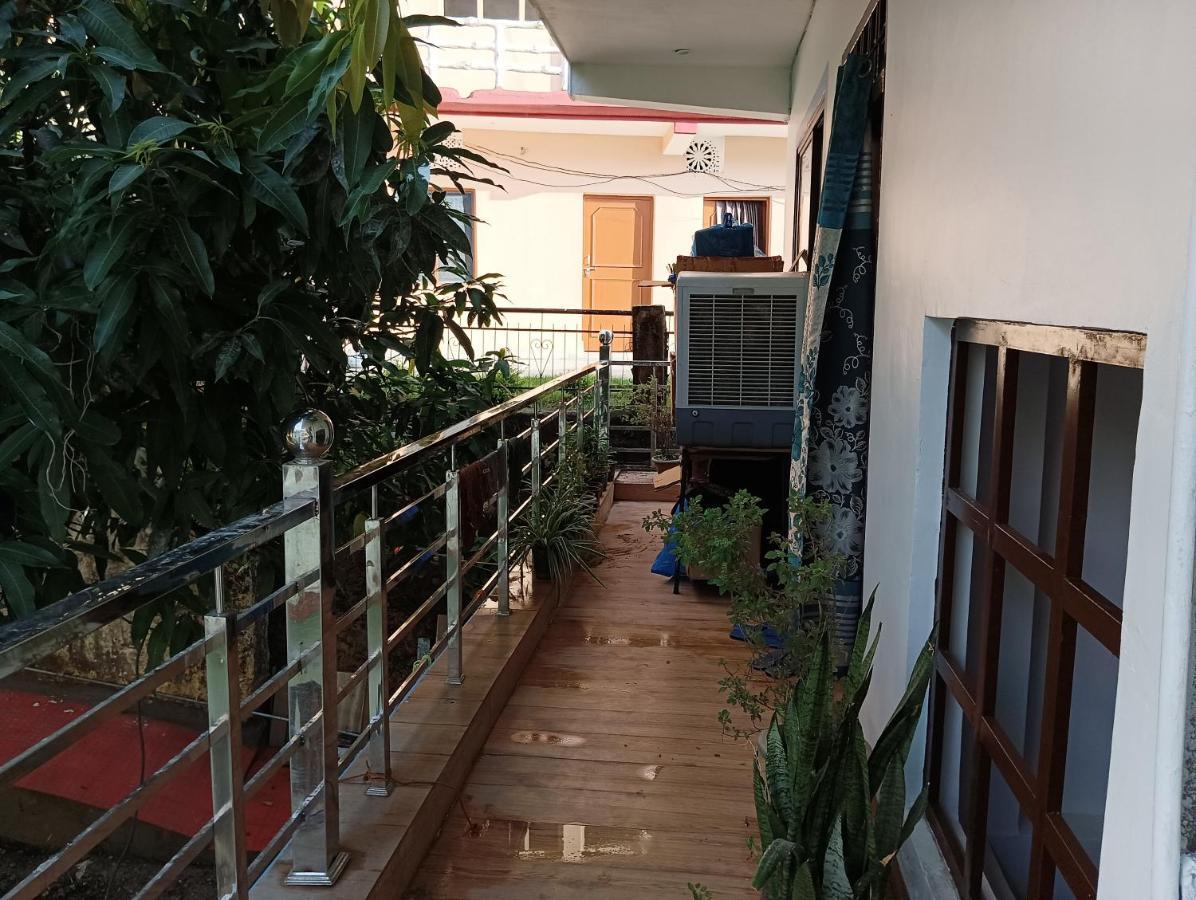 Crescent Moon Homestay Rishīkesh 外观 照片
