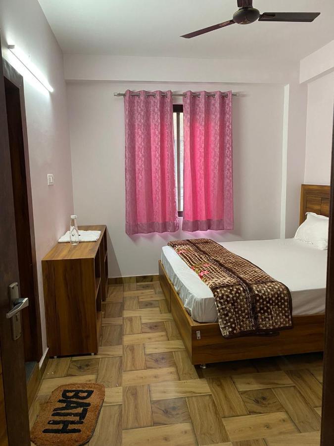 Crescent Moon Homestay Rishīkesh 外观 照片