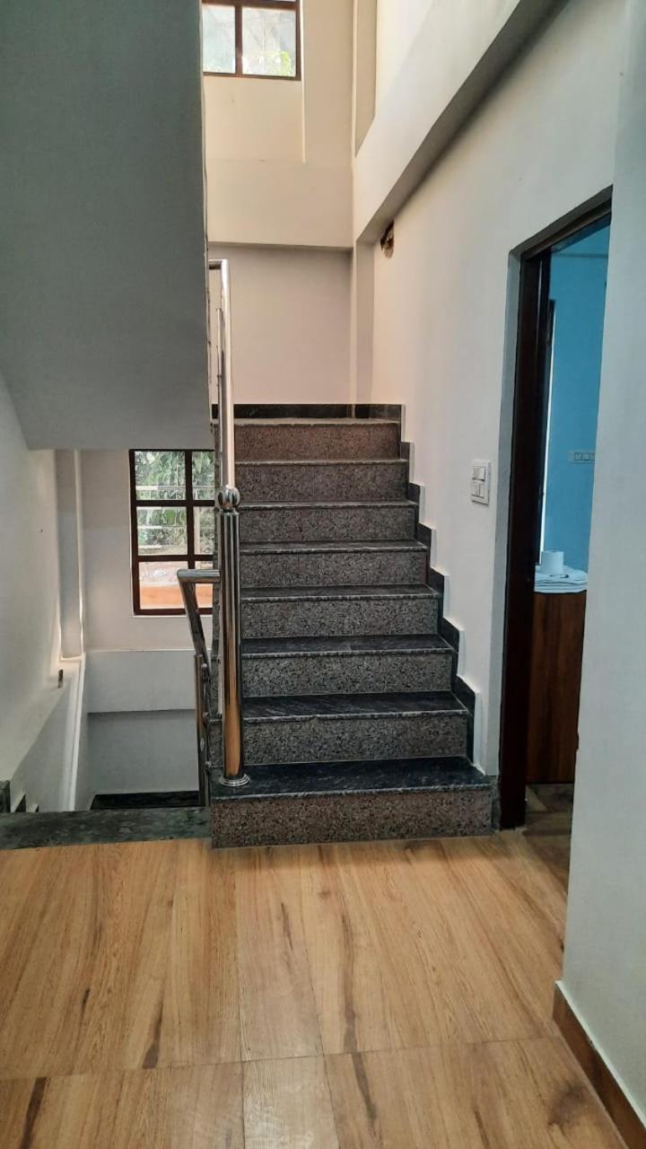 Crescent Moon Homestay Rishīkesh 外观 照片