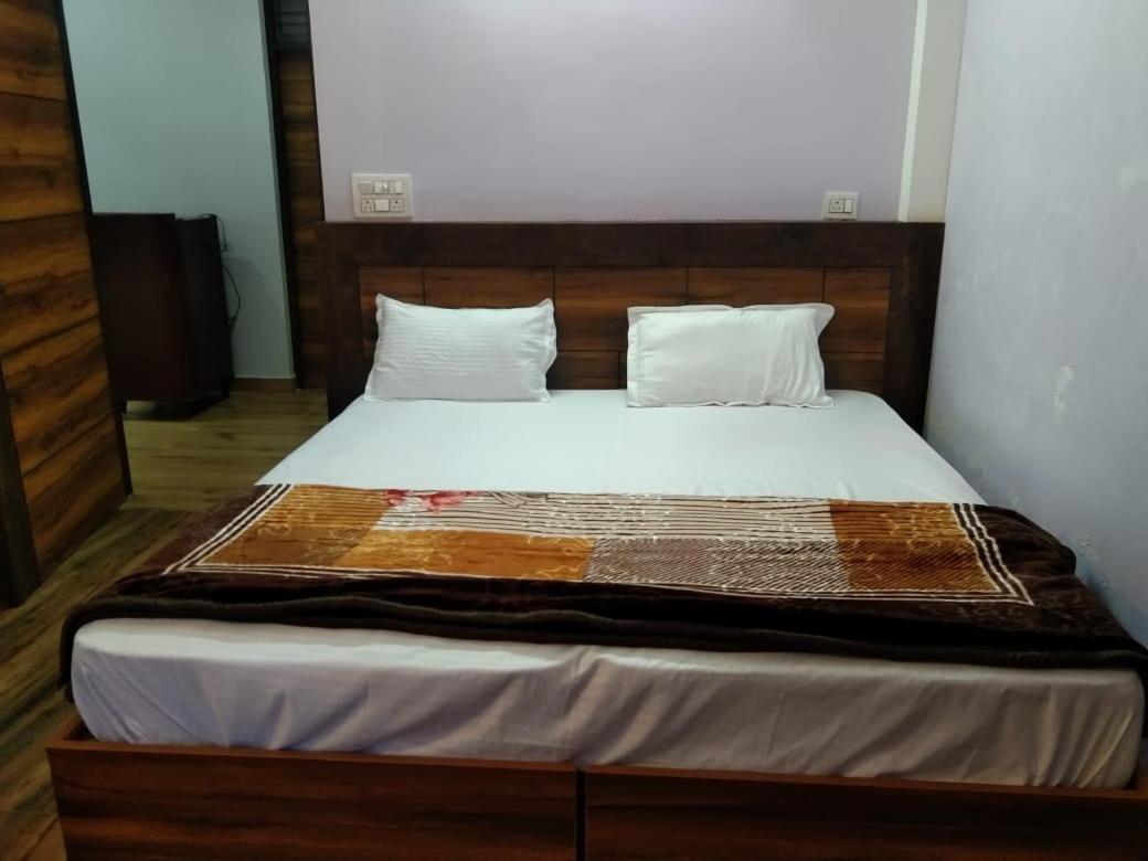 Crescent Moon Homestay Rishīkesh 客房 照片